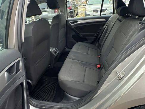 Used 2017 Volkswagen Golf S image 28