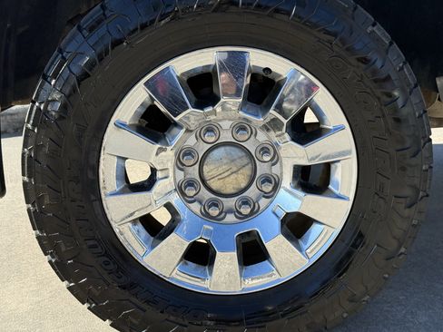 Used 2017 GMC Sierra 2500 Denali w/ Duramax Plus Package image 12