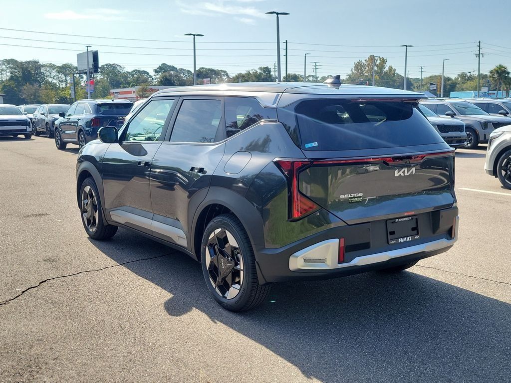New 2027 Kia Seltos S FWD image 4