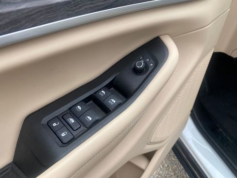 Used 2023 Jeep Grand Cherokee Limited AWD/4WD image 20