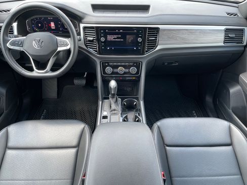 Used 2023 Volkswagen Atlas Cross Sport SE w/ Panoramic Sunroof Package FWD image 12