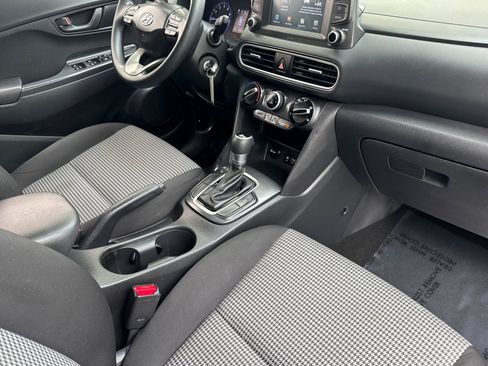 Used 2018 Hyundai Kona SE image 30