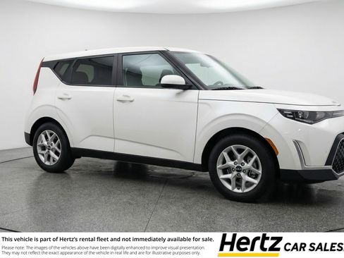 Used 2025 Kia Soul LX w/ LX Technology Package FWD image 1