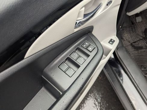 Used 2017 Honda Pilot Touring image 14