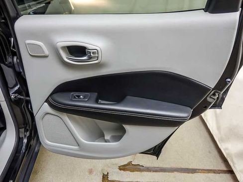 Used 2021 Jeep Compass Latitude w/ Sun and Sound Group AWD/4WD image 26