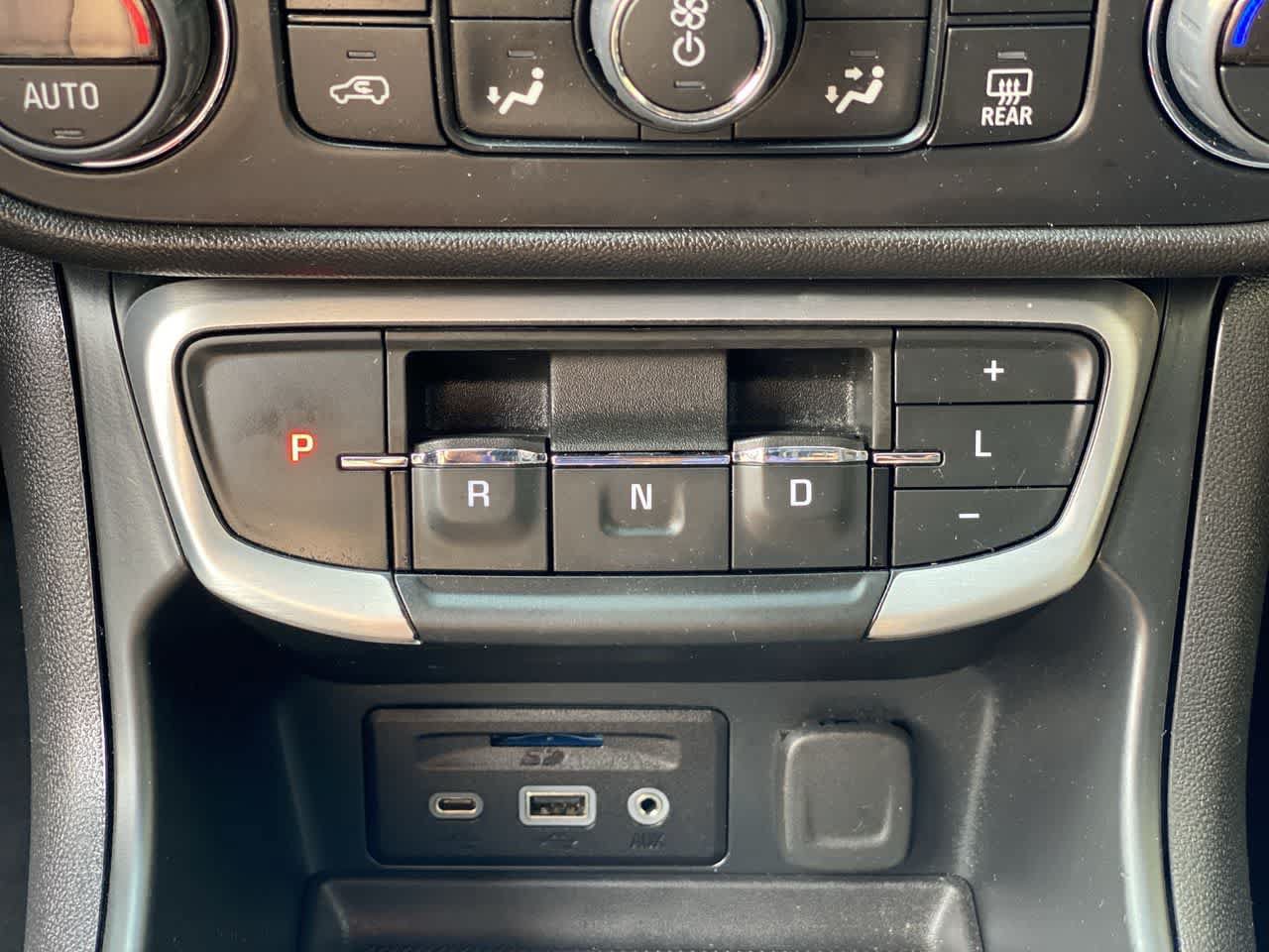 Used 2024 GMC Terrain SLT AWD/4WD image 26
