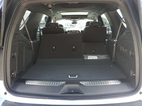 New 2026 Chevrolet Tahoe High Country w/ LPO, Illumination Package AWD/4WD image 8