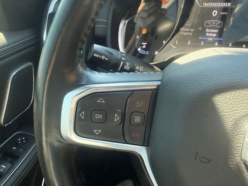 Used 2023 RAM 1500 Laramie AWD/4WD image 18