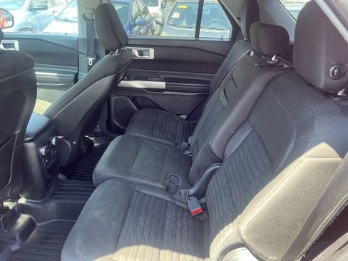 Used 2020 Ford Explorer XLT AWD/4WD image 12