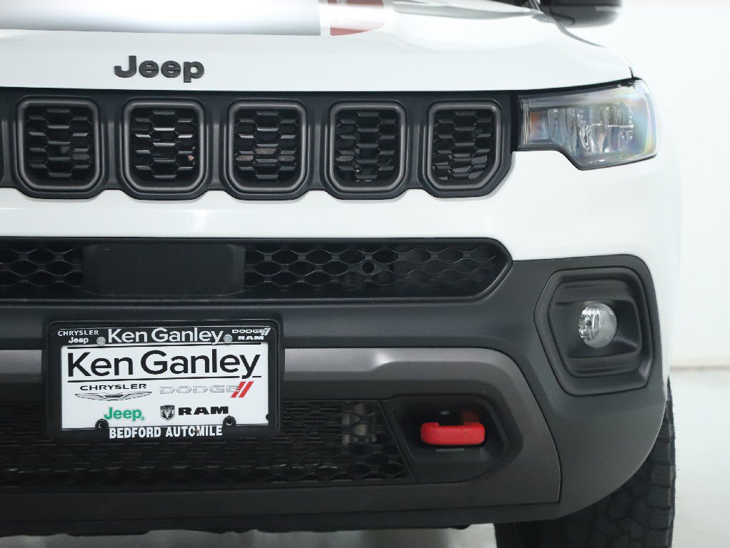 Used 2025 Jeep Compass Trailhawk AWD/4WD image 7