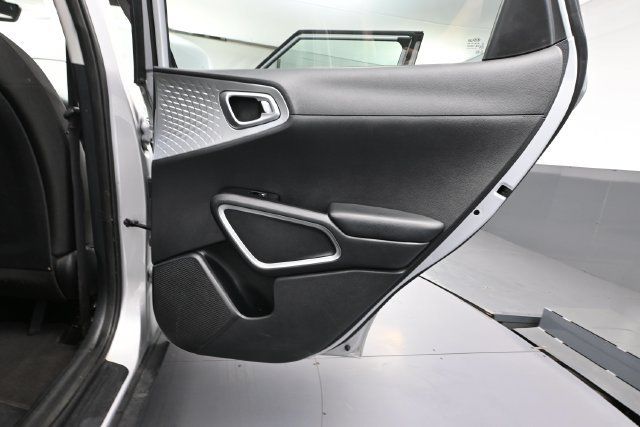 Used 2020 Kia Soul LX FWD image 31