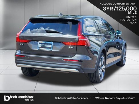 Used 2025 Volvo V60 B5 Cross Country Plus AWD/4WD image 25