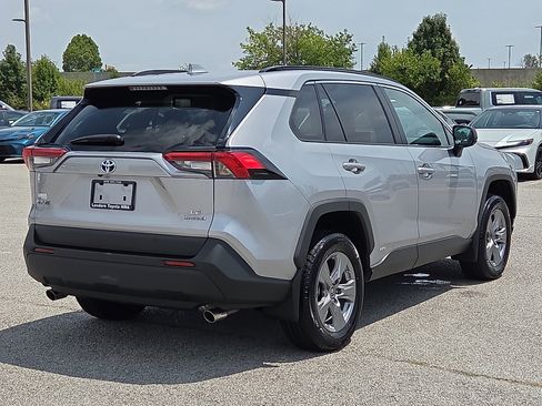 Used 2024 Toyota RAV4 LE AWD/4WD image 5