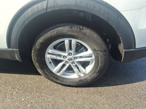 Certified 2024 Ford Explorer XLT w/ Equipment Group 202A AWD/4WD image 8