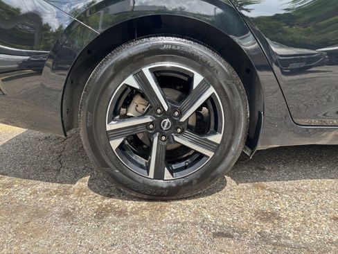 Used 2025 Nissan Sentra SV FWD image 29