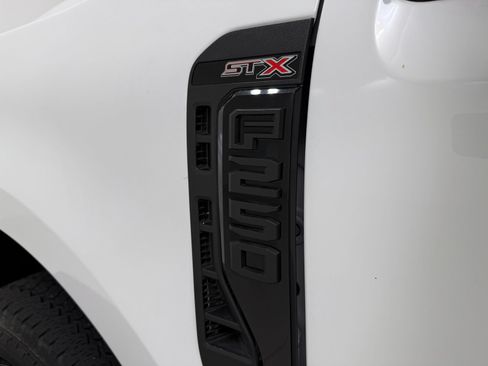 Used 2023 Ford F250 XL w/ STX Appearance Package AWD/4WD image 13