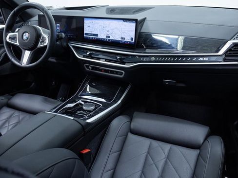 Used 2025 BMW X5 xDrive40i w/ M Sport Package image 25