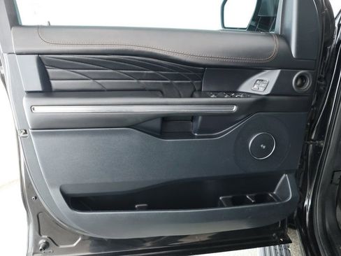 Used 2021 Ford Expedition Platinum image 9