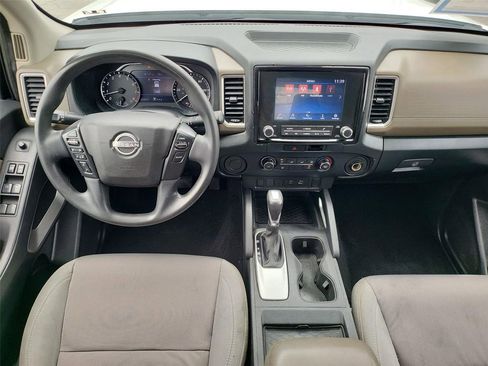 Used 2022 Nissan Frontier SV RWD image 12