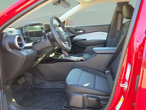 New 2026 Chevrolet Trax LT w/ Driver Confidence Package image 22