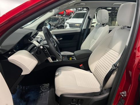 Used 2025 Land Rover Discovery Sport S image 9