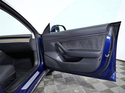 Used 2018 Tesla Model 3 Long Range image 10