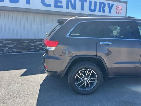 Used 2018 Jeep Grand Cherokee Limited w/ Luxury Group II RWD image 12