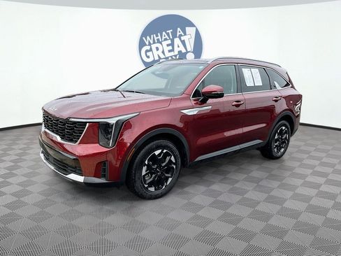 Certified 2025 Kia Sorento S w/ Panoramic Sunroof Package image 1