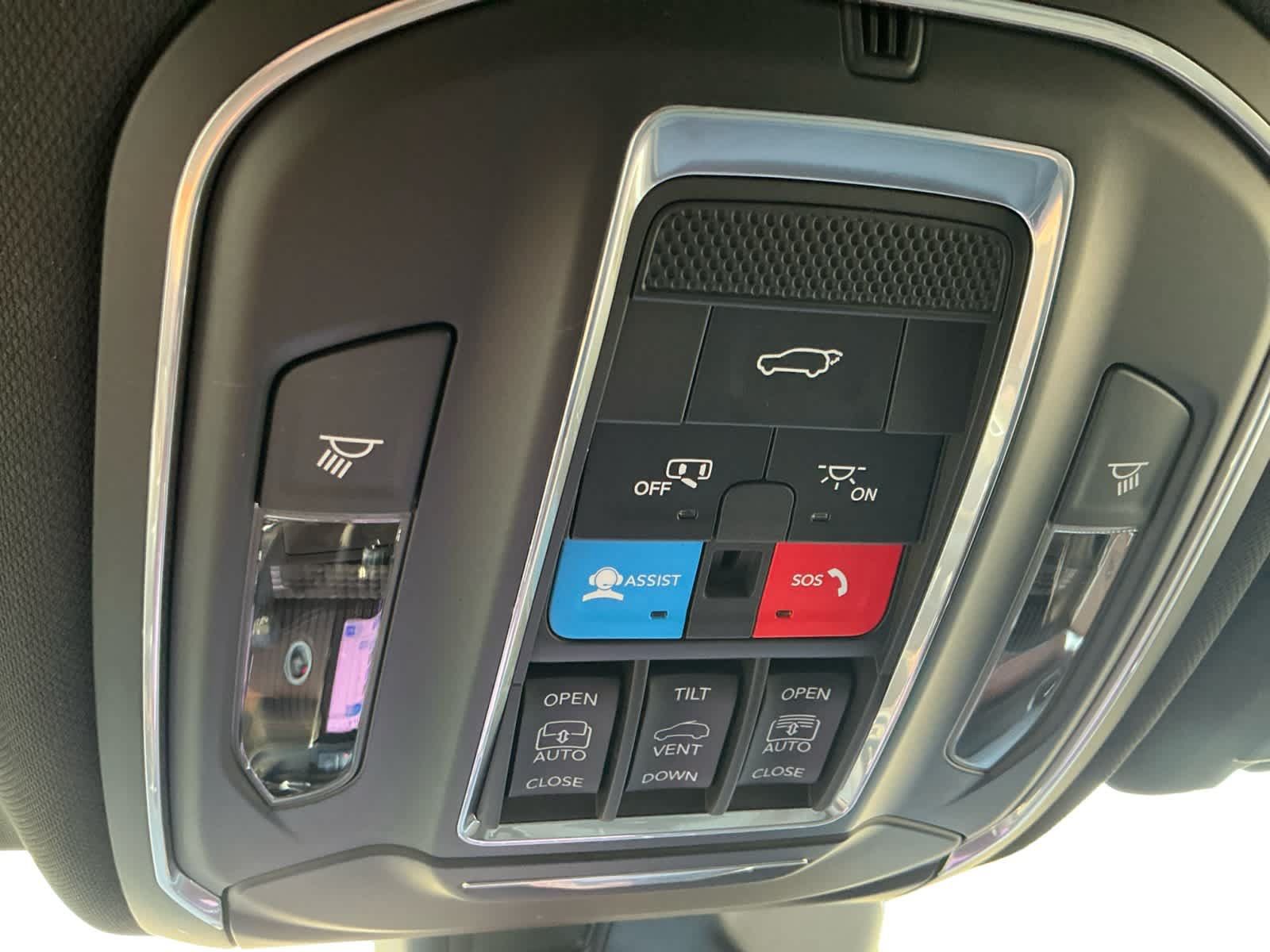Used 2025 Jeep Grand Cherokee Summit w/ Obsidian Package AWD/4WD image 17