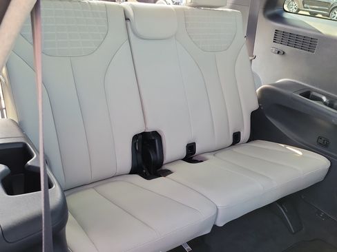 Used 2024 Hyundai Palisade Limited FWD image 25