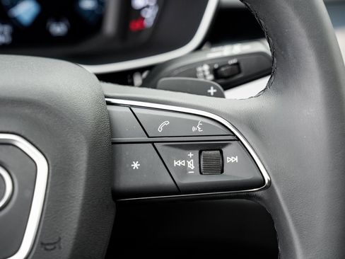 Certified 2025 Audi Q3 2.0T Premium image 13