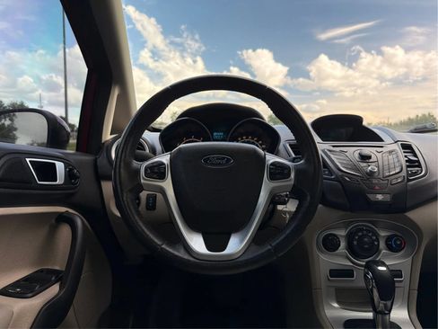 Used 2015 Ford Fiesta SE FWD image 38