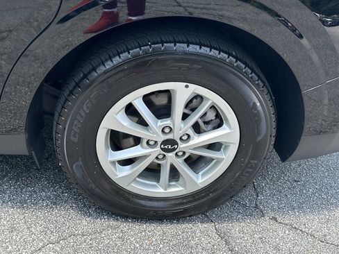 Certified 2024 Kia Carnival LX FWD image 25