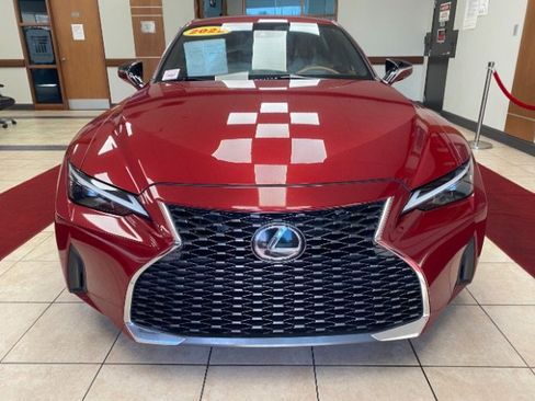 Used 2022 Lexus IS 300 image 2