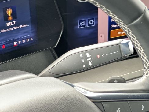 Used 2025 Chevrolet Traverse LT w/ Midnight/Sport Edition FWD image 30