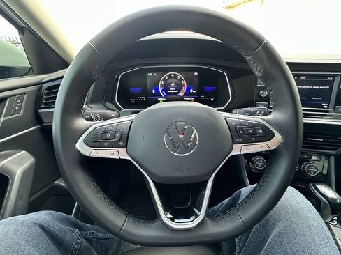 Used 2023 Volkswagen Jetta SE FWD image 34