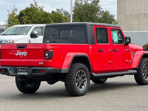 Used 2020 Jeep Gladiator Overland AWD/4WD image 2