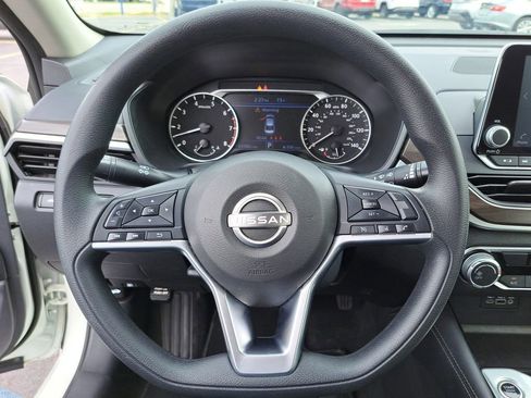 Used 2023 Nissan Altima 2.5 SV FWD image 24