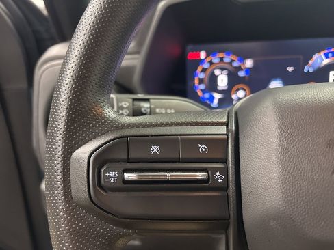 Used 2025 Chevrolet Colorado W/T w/ Advanced Trailering Package AWD/4WD image 15