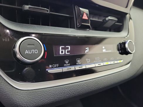 Used 2023 Toyota Corolla LE FWD image 29