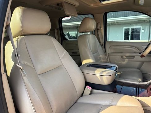 Used 2012 Cadillac Escalade ESV Luxury AWD/4WD image 42