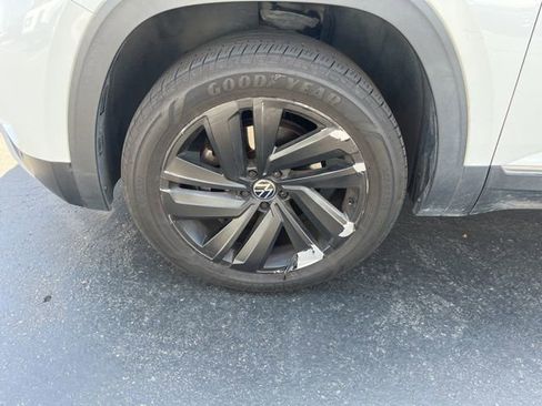 Used 2021 Volkswagen Atlas SEL image 18