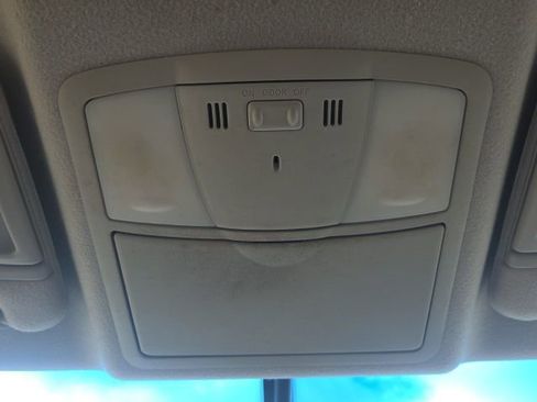 Used 2015 Nissan Quest SL image 25