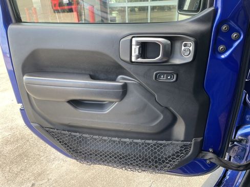 Used 2018 Jeep Wrangler Unlimited Sport S image 9