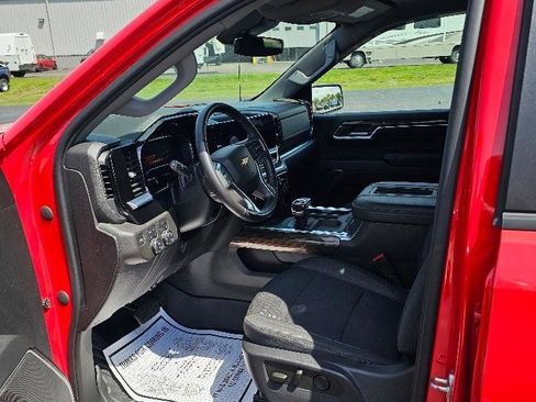 Used 2022 Chevrolet Silverado 1500 LT AWD/4WD image 15