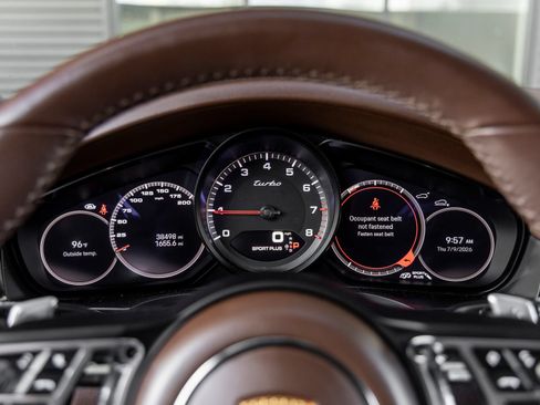 Certified 2023 Porsche Cayenne Turbo AWD/4WD image 29