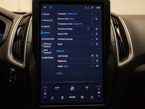 Used 2024 Ford Edge SEL image 25