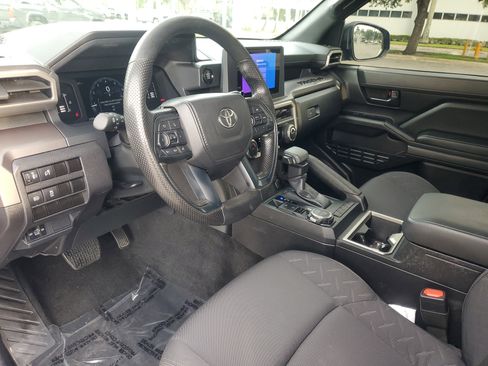 Certified 2024 Toyota Tacoma SR5 AWD/4WD image 14