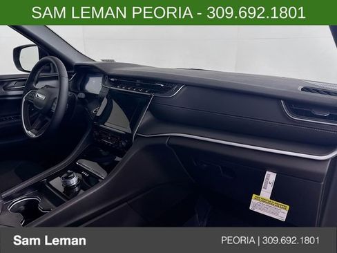 New 2025 Jeep Grand Cherokee Laredo X w/ Luxury Tech Group I image 28