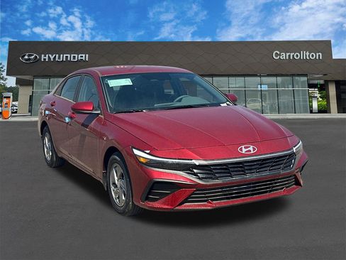 New 2026 Hyundai Elantra SE FWD image 4
